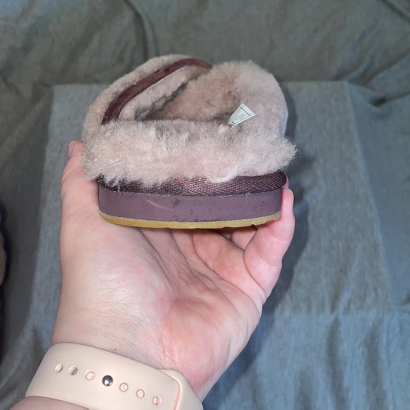 Rarely worn UGGs lavender sandal slippers with outdoor sole. Never worn outside. - Picture 9 of 11